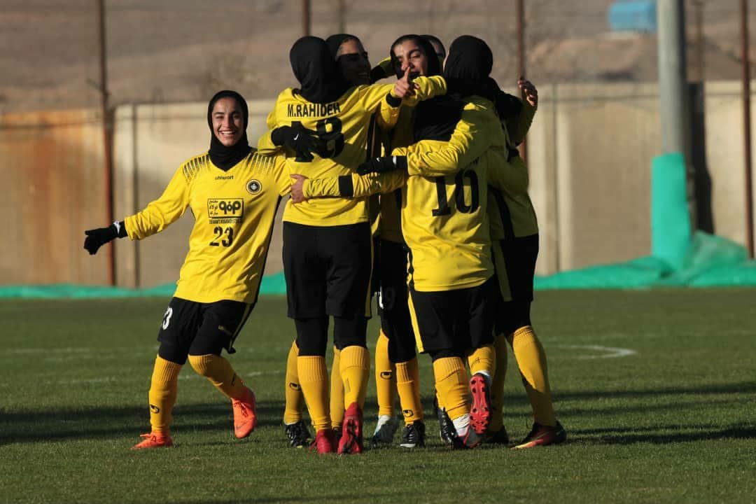 پیروزی تیم های فوتبال باوان اصفهانی