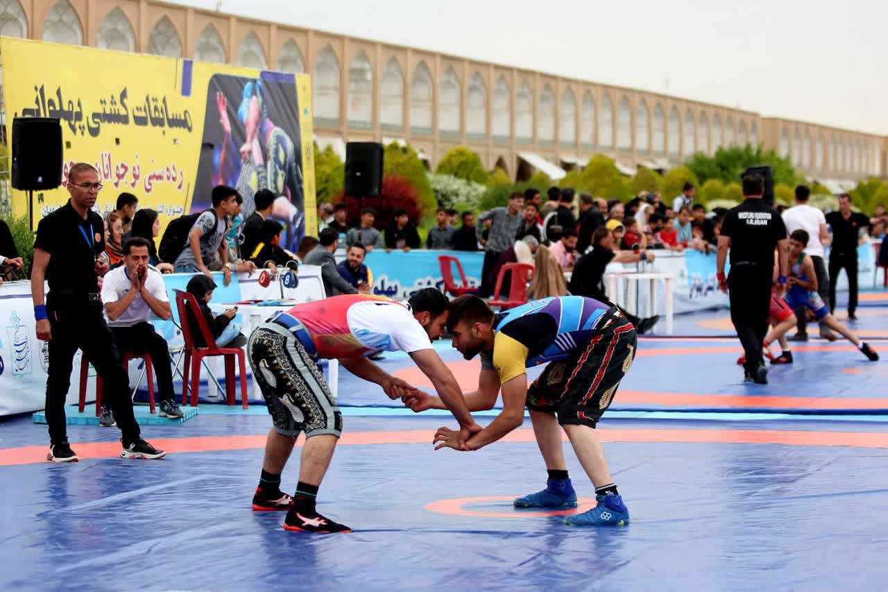 برگزاری جشنواره کشتی استان اصفهان در میدان تاریخی امام (ره)